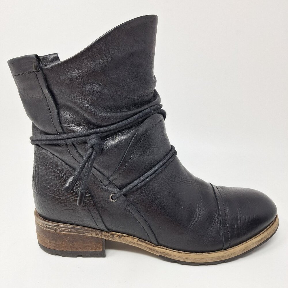 Clarks Artisan Volara Dina leather Boots
